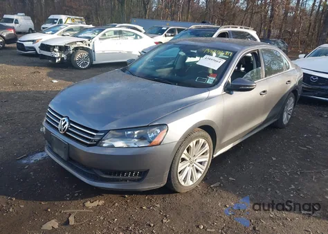 2012 Volkswagen Passat 2.5L Se из США, поврежденный, VIN 1VWBP7A38CC103933